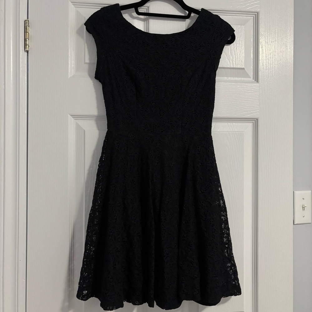 Bundle 3+ to get 15% off

Chic Black Lace Mini Dress